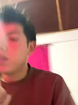 Snapshot of mattebret11 chatting on 12-17-25, 05:30 mattebret11 online show from 12-17-25, 05:30