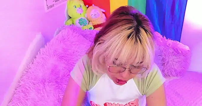 NekoWaifu online show from 11-05-25, 01:33