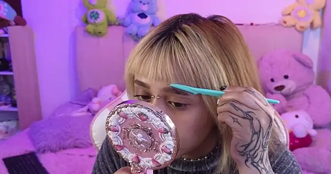 Snapshot of NekoWaifu chatting on 02-27-26, 02:28 NekoWaifu online show from 02-27-26, 02:28