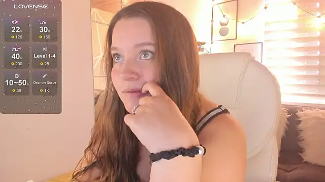 sophiee09  online show from 02-10-26, 02:10