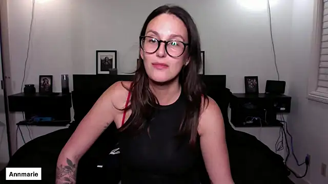 Snapshot of annmarieferrara chatting on 10-22-25, 02:34 annmarieferrara online show from 10-22-25, 02:34