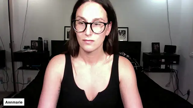 Snapshot of annmarieferrara chatting on 11-12-25, 03:40 annmarieferrara online show from 11-12-25, 03:40