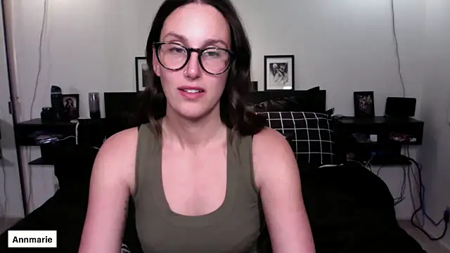 Snapshot of annmarieferrara chatting on 11-21-25, 03:38 annmarieferrara online show from 11-21-25, 03:38