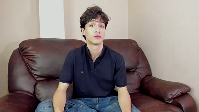 Snapshot of Xam_Collen chatting on 11-21-25, 03:44 Xam Collen online show from 11-21-25, 03:44