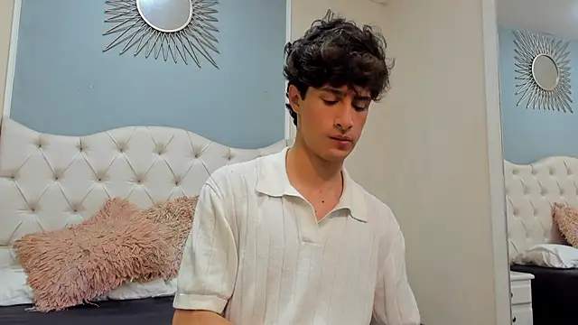 Snapshot of Xam_Collen chatting on 11-25-25, 03:34 Xam Collen online show from 11-25-25, 03:34