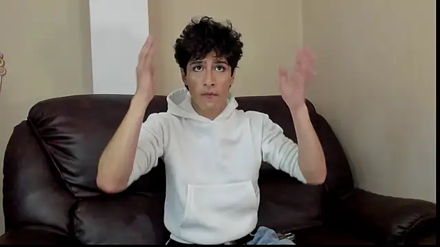 Snapshot of Xam_Collen chatting on 11-30-25, 03:38 Xam Collen online show from 11-30-25, 03:38