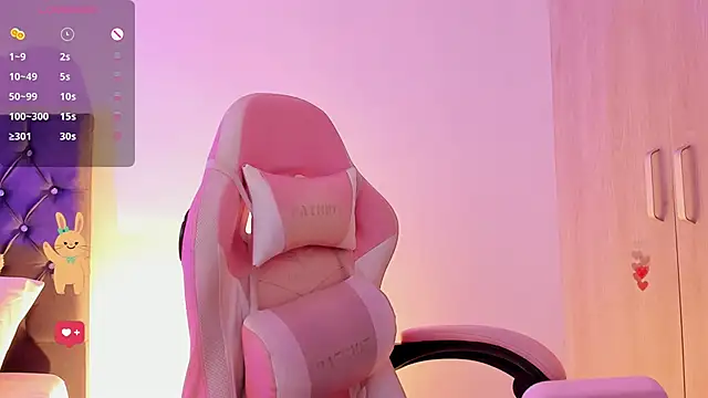 Snapshot of MssOriana88 chatting on 10-30-25, 03:35 MssOriana88 online show from 10-30-25, 03:35