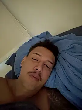 Snapshot of maicon9339 chatting on 10-27-25, 05:28 maicon9339 online show from 10-27-25, 05:28