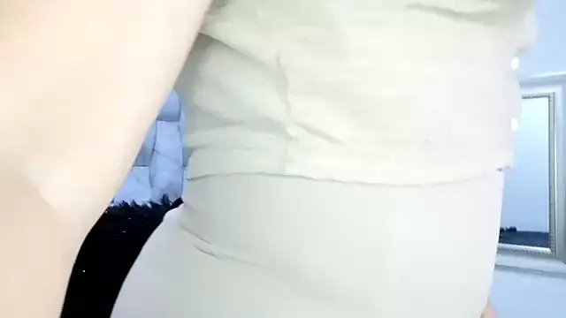 sofiagutierrez   online show from 10-17-25, 03:10