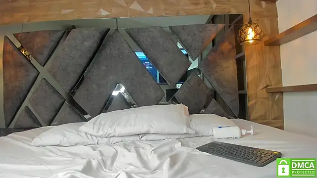 Scarlet  Jones  online show from 09-26-25, 08:57