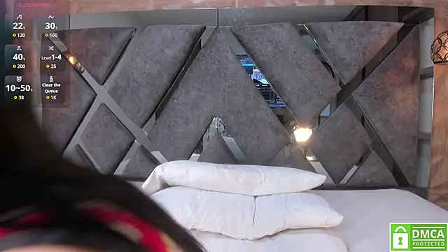 Snapshot of Scarlet__Jones_ chatting on 01-15-26, 10:35 Scarlet Jones online show from 01-15-26, 10:35