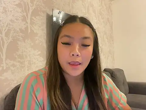 MissCherryyxox online show from 10-07-25, 07:11