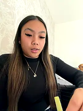 MissCherryyxox online show from 10-10-25, 01:10