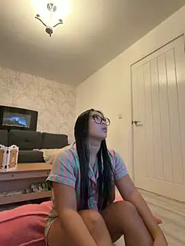 MissCherryyxox online show from 11-09-25, 04:49