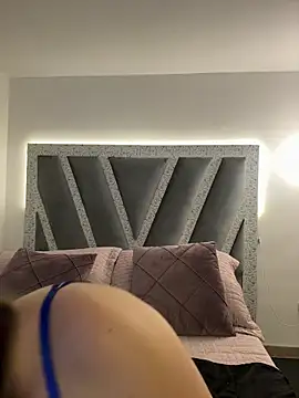 SophieeMills online show from 12-18-25, 12:06