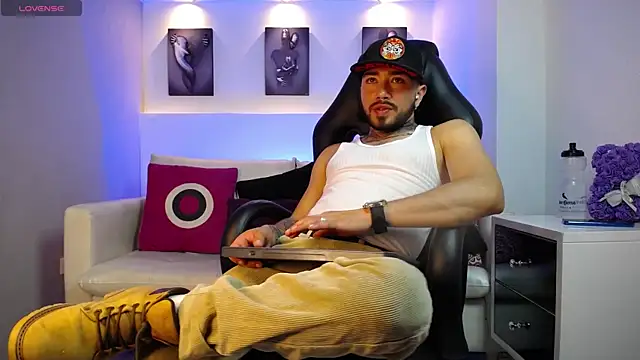 KevinWolf online show from 09-17-25, 04:36
