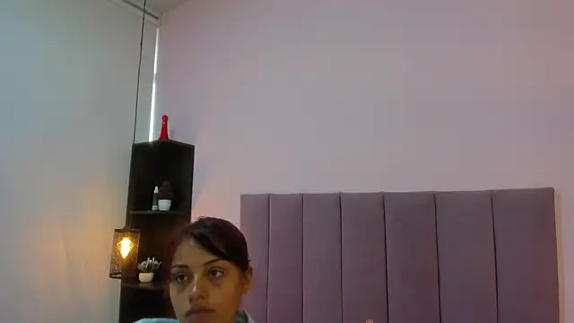 HoollyHendrix online show from 10-23-25, 08:51