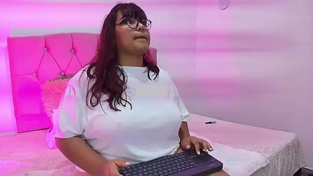 Ruby Nooir online show from 09-19-25, 12:34