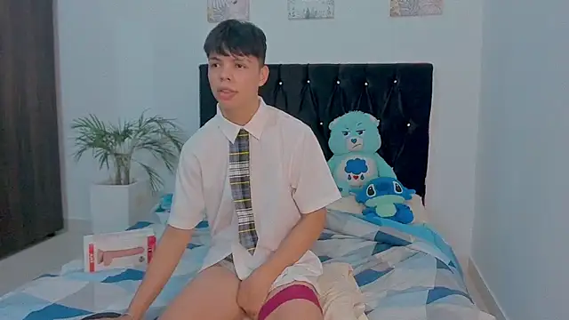 Snapshot of Zacktorres_ chatting on 10-14-25, 10:54 Zacktorres online show from 10-14-25, 10:54