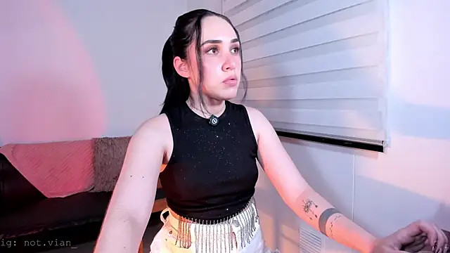 SarahCastillo  online show from 01-14-26, 04:51