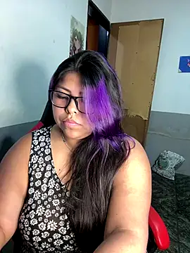 Lunarebelde online show from 12-22-25, 01:57