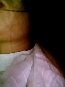 Snapshot of Qumdan chatting on 10-03-25, 10:18 Qumdan online show from 10-03-25, 10:18