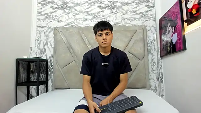 Logan Jhonson online show from 09-20-25, 02:23