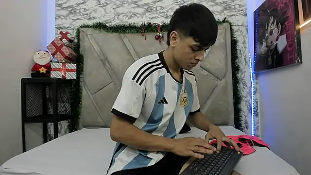 Logan Jhonson online show from 11-14-25, 02:43