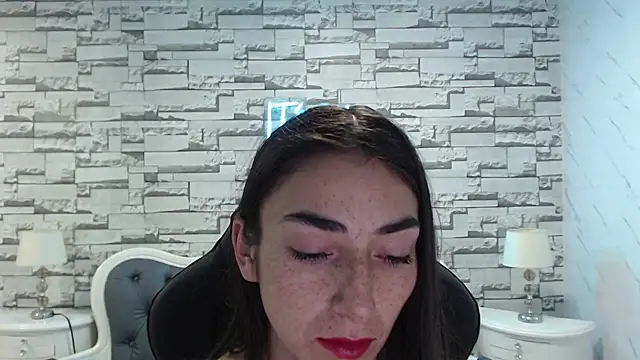 Maily a  online show from 10-11-25, 03:06