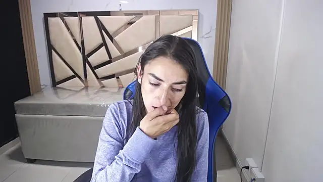 Maily a  online show from 11-30-25, 02:48