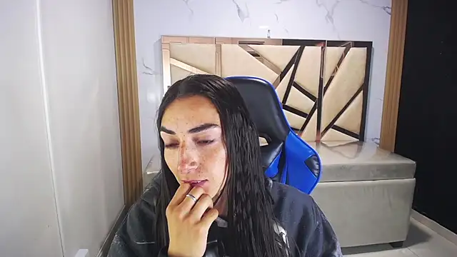 Maily a  online show from 01-08-26, 02:58