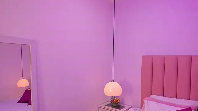 Amy Ferreira online show from 10-13-25, 03:06