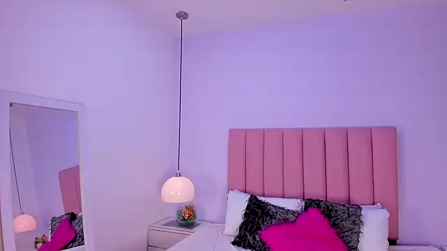 Amy Ferreira online show from 11-11-25, 02:55