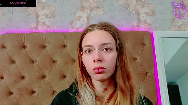 Snapshot of CoraVex chatting on 10-09-25, 04:10 CoraVex online show from 10-09-25, 04:10