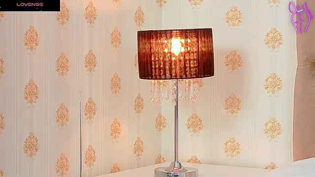 Snapshot of CoraVex chatting on 10-13-25, 04:23 CoraVex online show from 10-13-25, 04:23