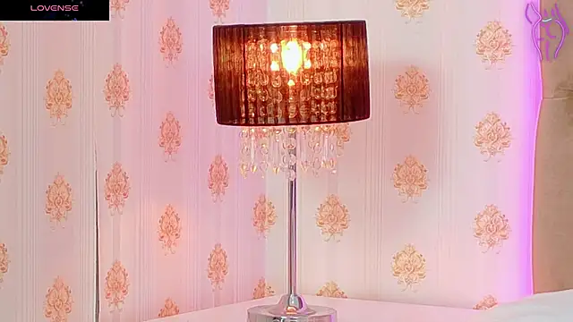 Snapshot of CoraVex chatting on 10-14-25, 04:24 CoraVex online show from 10-14-25, 04:24