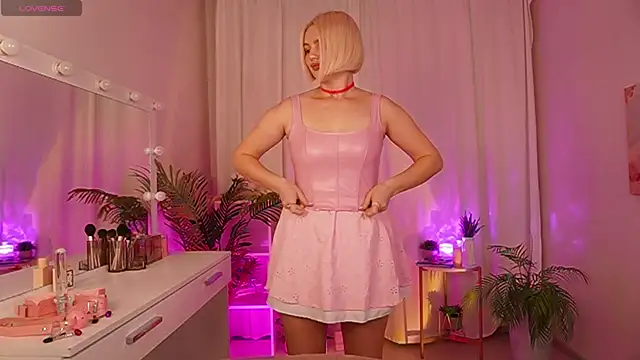 Amelia Wells online show from 10-13-25, 05:18