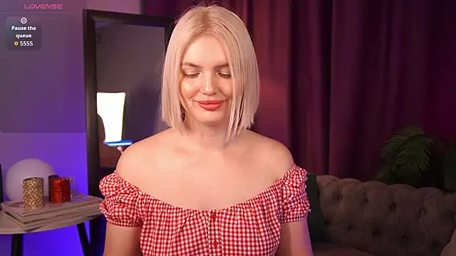 Amelia Wells online show from 11-10-25, 04:11