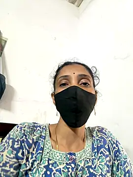 sweetreddy-02 online show from 10-31-25, 05:52