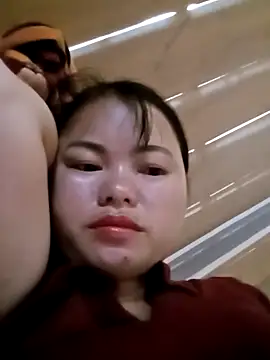 emly-xinh18 online show from 10-08-25, 06:11