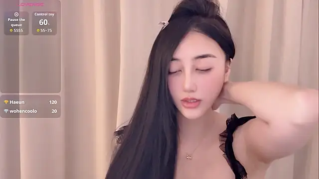 Snapshot of Melody-11 chatting on 09-28-25, 04:34 Melody-11 online show from 09-28-25, 04:34