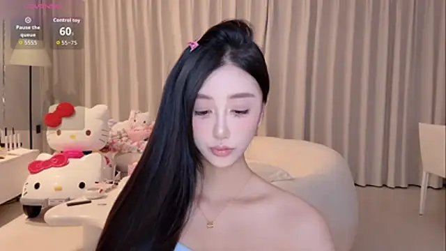 Snapshot of Melody-11 chatting on 10-26-25, 06:36 Melody-11 online show from 10-26-25, 06:36