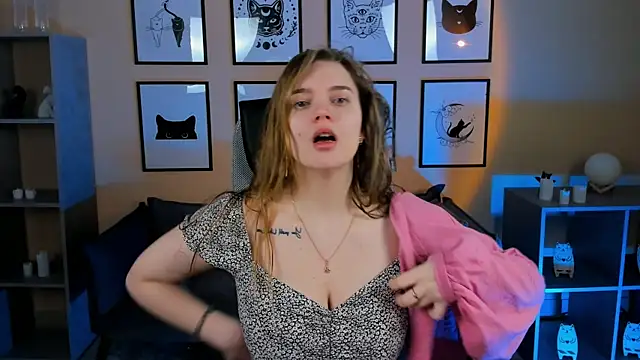 LisaMitchell online show from 10-29-25, 02:25