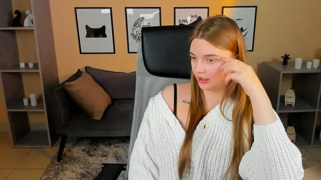 LisaMitchell online show from 11-20-25, 02:45