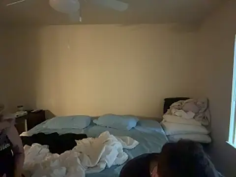 Snapshot of Matthew23Z chatting on 11-16-25, 08:14 Matthew23Z online show from 11-16-25, 08:14