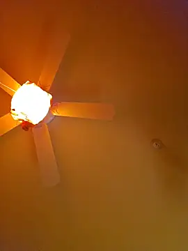 Snapshot of Matthew23Z chatting on 11-21-25, 07:18 Matthew23Z online show from 11-21-25, 07:18