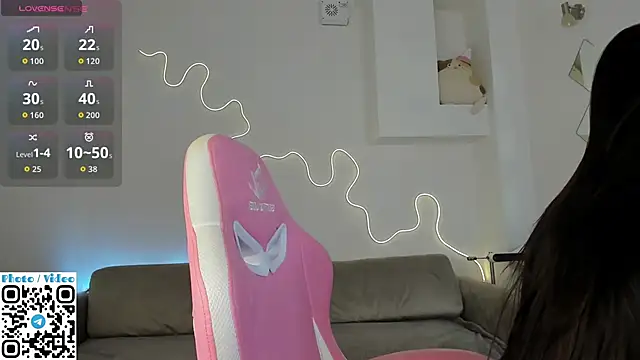 Helen Spark online show from 11-12-25, 02:01