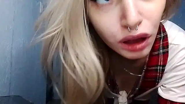 Snapshot of lesyawhite chatting on 11-26-25, 04:19 lesyawhite online show from 11-26-25, 04:19