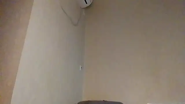 Snapshot of lesyawhite chatting on 11-30-25, 04:44 lesyawhite online show from 11-30-25, 04:44