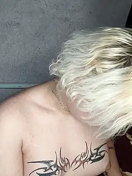 Snapshot of MargoShein chatting on 11-05-25, 11:10 MargoShein online show from 11-05-25, 11:10